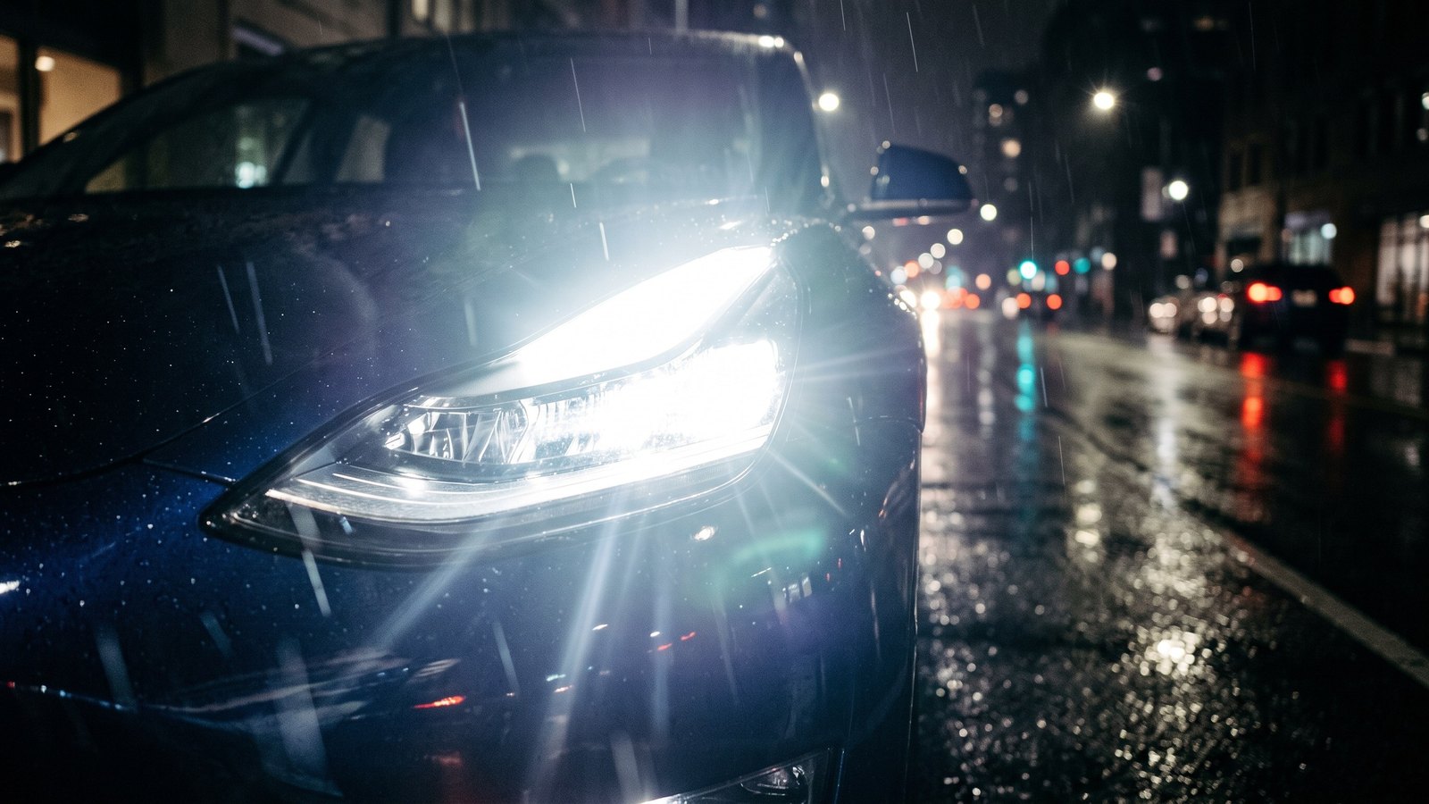 Tesla ruft 20.349 Model 3/Y wegen zu heller Scheinwerfer zurück